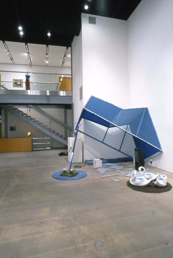Artspace_BFA_2001_04