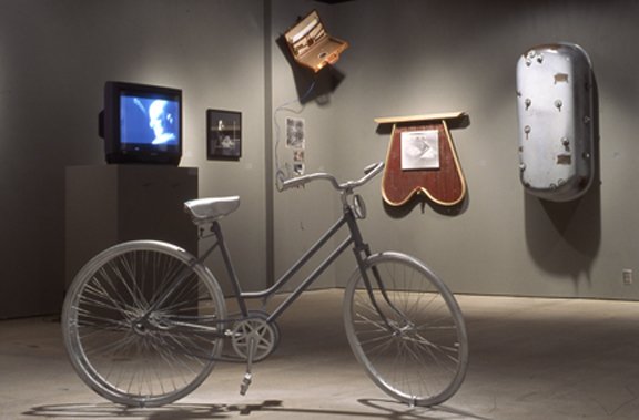 Artspace_BFA_2002_04